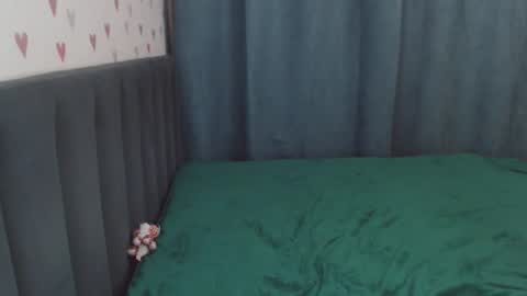 Snapshot of chloe_sunny chatting on 10.10.25 Chloe online show from 10.10.25