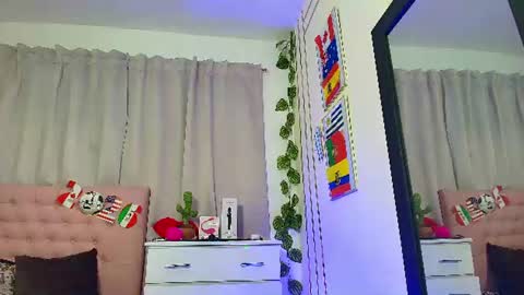 Snapshot of chloe_swarts chatting on 07.19.26 Lulu online show from 07.19.26