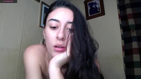 Snapshot of chloe_vahos chatting on 02.11.25 Chloe  online show from 02.11.25