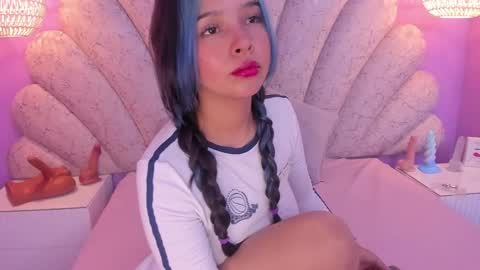 Snapshot of chloe_watson_ chatting on 02.22.25 online show from 02.22.25