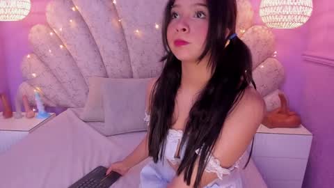 Snapshot of chloe_watson_ chatting on 02.27.25 online show from 02.27.25