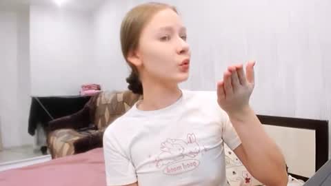 Snapshot of chloe_wifey chatting on 11.22.25 chloe wifey online show from 11.22.25