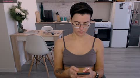 Snapshot of chloe_x_ chatting on 12.17.24 Eva and Sandra online show from 12.17.24