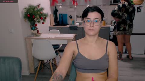 Eva and Sandra online show from 01.04.25