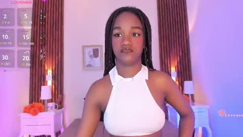 Snapshot of chloebrunnie chatting on 07.29.26 CHLOE online show from 07.29.26
