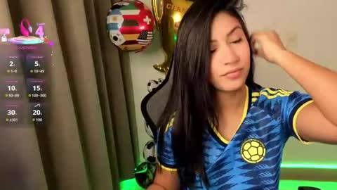Snapshot of chloebum_ chatting on 06.17.26 Chloe online show from 06.17.26