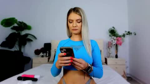 Chloe online show from 10.01.25