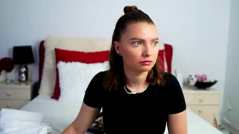 Chloe online show from 06.14.26