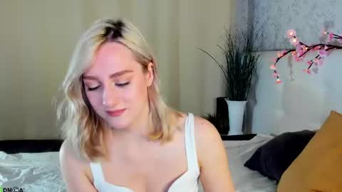 Chloe Deccker online show from 06.11.26