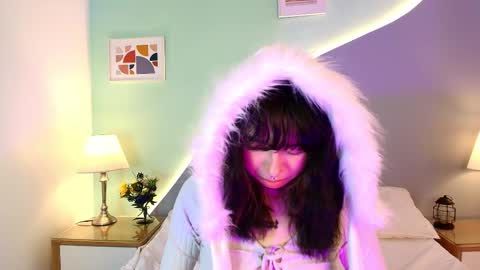Snapshot of chloeesky chatting on 10.09.25 chloeesky online show from 10.09.25
