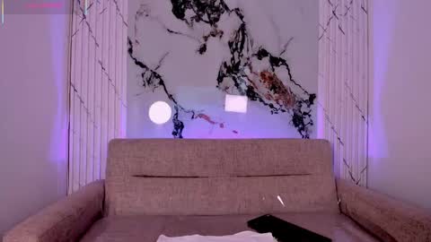 Snapshot of chloegils chatting on 10.19.25 chloegils online show from 10.19.25