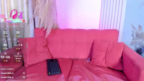 Snapshot of chloegils chatting on 12.13.25 chloegils online show from 12.13.25