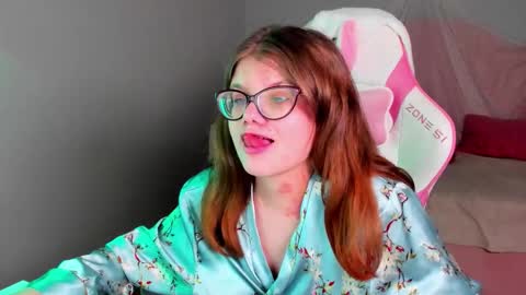 ChloeHalses online show from 03.21.26