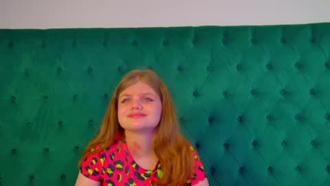 ChloeHalses online show from 04.28.26