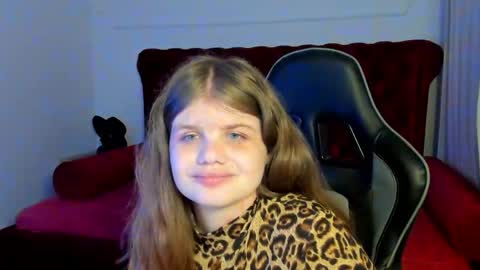 ChloeHalses online show from 05.08.26