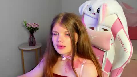 ChloeHalses online show from 06.16.26