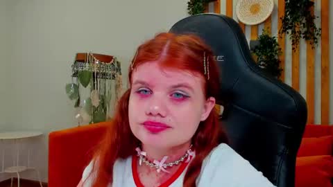 ChloeHalses online show from 08.03.26