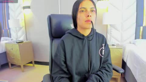  Chloe Harper  online show from 01.10.26