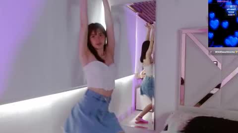 Snapshot of chloejohnsoon chatting on 10.07.25 Chloe online show from 10.07.25