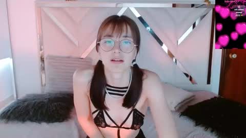 Snapshot of chloejohnsoon chatting on 10.08.25 Chloe online show from 10.08.25