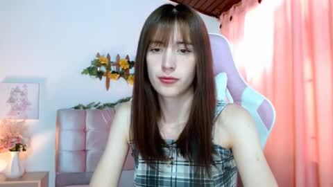 Snapshot of chloejohnsoon chatting on 12.04.25 Chloe online show from 12.04.25