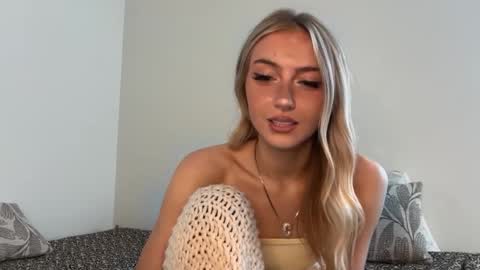 chloeros3e online show from 09.15.25