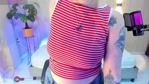 Snapshot of chloerossee chatting on 12.24.24 Chloe rosse online show from 12.24.24