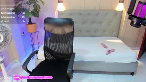 Snapshot of chloerossee chatting on 12.28.24 Chloe rosse online show from 12.28.24