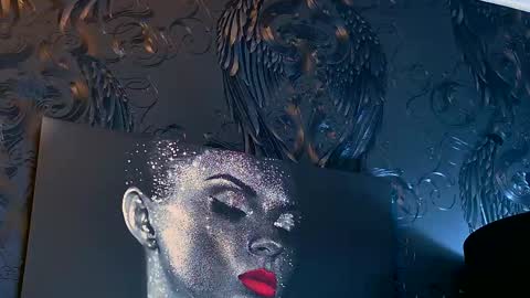 Chloe Vee online show from 02.22.25