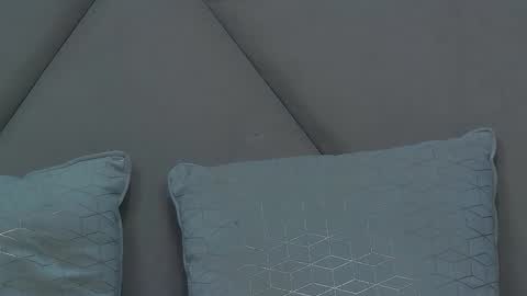 Chloe Vee online show from 09.13.25