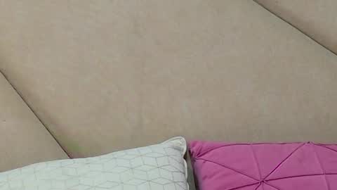 Chloe Vee online show from 11.23.25