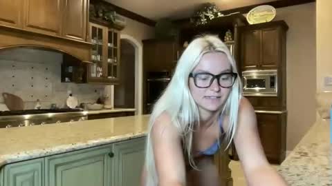 Chloe Babe online show from 04.29.26