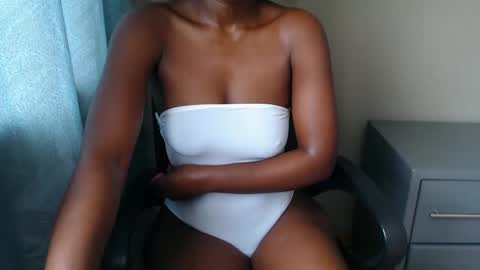 Snapshot of choccoa chatting on 11.18.25 Daisy online show from 11.18.25