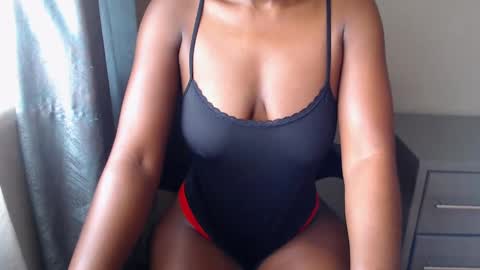 Snapshot of choccoa chatting on 11.24.25 Daisy online show from 11.24.25