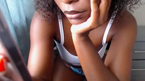 Snapshot of choccoa chatting on 12.18.25 Daisy online show from 12.18.25