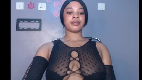 ESTHER online show from 02.11.25