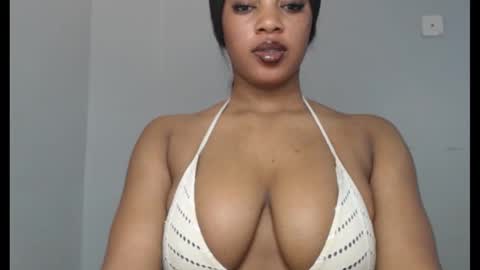 ESTHER online show from 09.22.25