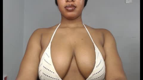 ESTHER online show from 10.11.25