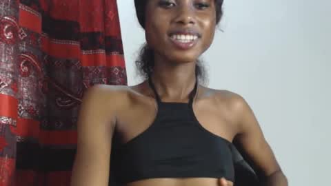 Snapshot of choco_petitqueen chatting on 12.04.24 choco_petitqueen online show from 12.04.24