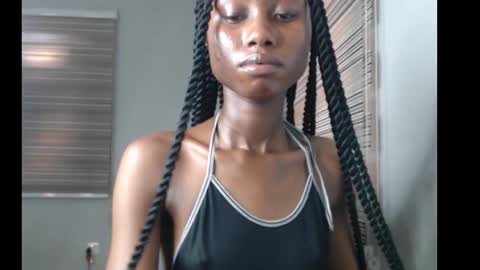 Snapshot of choco_petitqueen chatting on 11.07.25 choco_petitqueen online show from 11.07.25