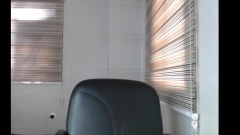 Snapshot of choco_petitqueen chatting on 12.04.25 choco_petitqueen online show from 12.04.25