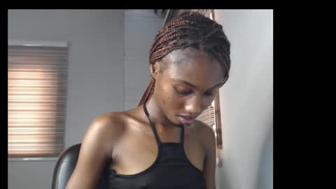 Snapshot of choco_petitqueen chatting on 01.16.26 choco_petitqueen online show from 01.16.26