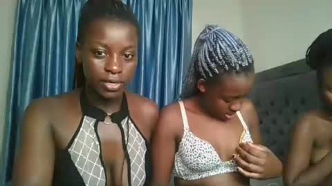 Snapshot of chocolate_iva chatting on 11.02.25 Iva online show from 11.02.25