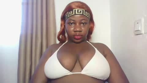 Snapshot of chocolateassgirl61 chatting on 11.11.25 chocolateassgirl61 online show from 11.11.25