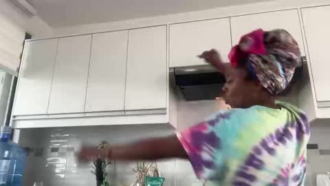 Snapshot of chocolatecakequeen chatting on 11.09.25 ChocolateCakeQueen online show from 11.09.25