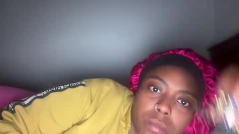 Snapshot of chocolatecakequeen chatting on 11.27.25 ChocolateCakeQueen online show from 11.27.25