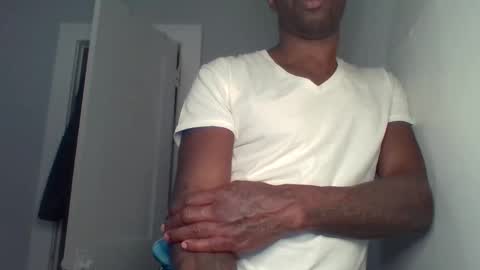 Snapshot of chocolatedolla chatting on 02.22.25 chocolatedolla online show from 02.22.25