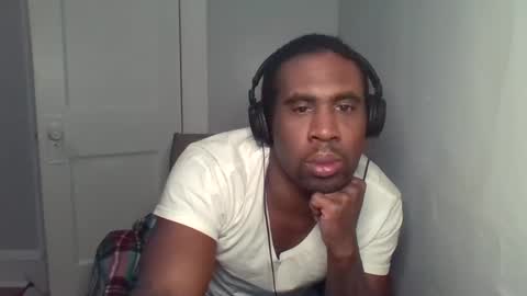 Snapshot of chocolatedolla chatting on 02.23.25 chocolatedolla online show from 02.23.25