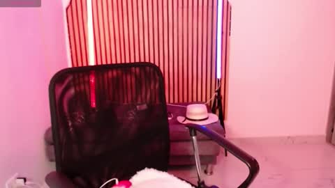 cris         Twitter magnum101010 insta magnumc20 online show from 03.14.26