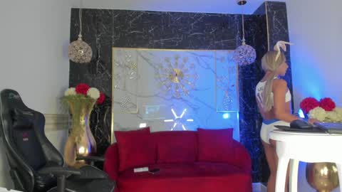 Snapshot of chris_twiink chatting on 02.08.25 Chris online show from 02.08.25